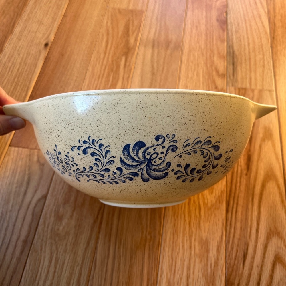 Pyrex Homestead Cinderella bowl 443